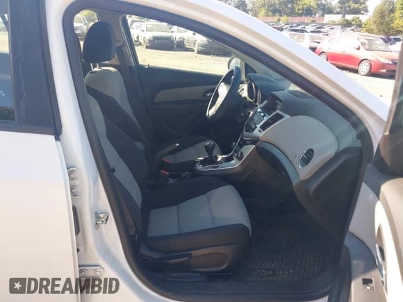 ✅ 2016 Chevrolet Cruze LS • VIN: 1G1PB5SG9G7222837 • Lot: 43190646. Listed on IAAI with 166,597 mi. Free auction sales archive from the USA and detailed vehicle history report at DreamBid. Image 5.