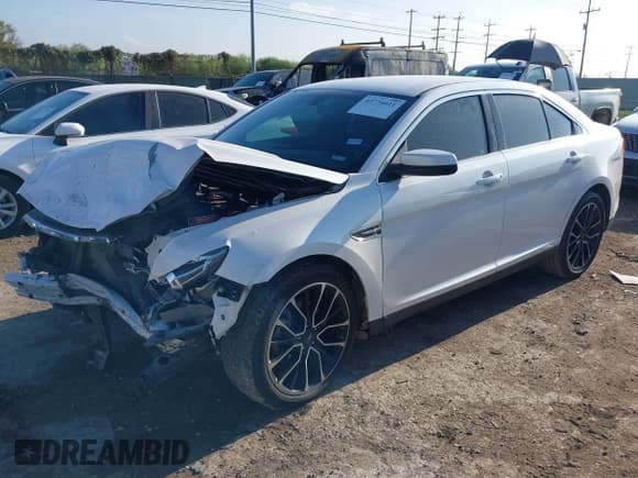 ✅ 2018 Ford Taurus SEL • VIN: 1FAHP2E83JG101072 • Lot: 43774011. Wystawiony na IAAI z przebiegiem 89 613 mil. Bezpłatny archiwum sprzedaży aukcyjnych z USA i szczegółowy raport historii pojazdu na DreamBid. Zdjęcie 2.