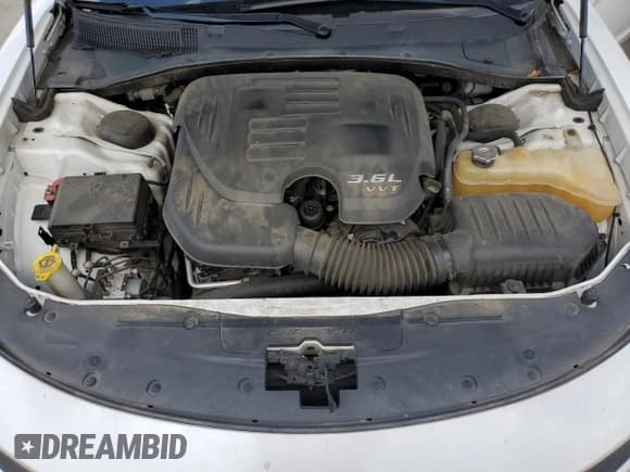 ✅ 2016 Dodge Charger SE • VIN: 2C3CDXBG6GH242130 • Lot: 70006235. Wystawiony na Copart z przebiegiem 159 225 mil. Bezpłatny archiwum sprzedaży aukcyjnych z USA i szczegółowy raport historii pojazdu na DreamBid. Zdjęcie 11.