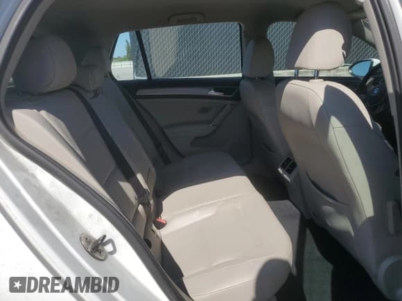 ✅ 2015 Volkswagen Golf TSI S • VIN: 3VW217AUXFM015477 • Lot: 82694065. Wystawiony na Copart z przebiegiem 158 739 mil. Bezpłatny archiwum sprzedaży aukcyjnych z USA i szczegółowy raport historii pojazdu na DreamBid. Zdjęcie 10.