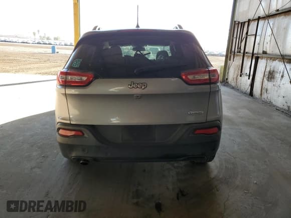 ✅ 2017 Jeep Cherokee Latitude • VIN: 1C4PJLCBXHW548901 • Lot: 90878565. Wystawiony na Copart z przebiegiem 97 778 mil. Bezpłatny archiwum sprzedaży aukcyjnych z USA i szczegółowy raport historii pojazdu na DreamBid. Zdjęcie 6.