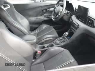 2022 Hyundai Veloster z VIN KMHT36AH1NU014206, wystawiony jako IAAI lot #41202982 z przebiegiem 26 572 mil mil oraz . Historia ofert i sprzedaży dostępna na DreamBid. Obrazek 5.