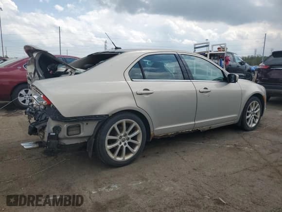 ✅ 2010 Mercury Milan Premier • VIN: 3MEHM0JA3AR651671 • Lot: 55265865. Listed on Copart with 250,507 mi. Free auction sales archive from the USA and detailed vehicle history report at DreamBid. Image 3.