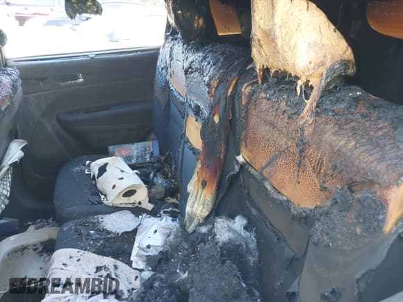 ✅ 2015 Kia Sorento LX • VIN: 5XYKTDA76FG611723 • Lot: 43680655. Listed on IAAI with 139,245 mi. Free auction sales archive from the USA and detailed vehicle history report at DreamBid. Image 8.