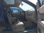 ✅ 2008 Ford Escape Limited • VIN: 1FMCU94198KD40722 • Lot: 35752945. Listed on IAAI with 196,162 mi. Free auction sales archive from the USA and detailed vehicle history report at DreamBid. Image 5.