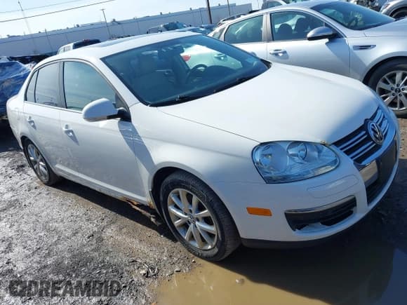 ✅ 2010 Volkswagen Jetta Limited Edition • VIN: 3VWRZ7AJ1AM148618 • Lot: 41812669. Listed on IAAI with 129,657 mi. Free auction sales archive from the USA and detailed vehicle history report at DreamBid. Image 1.
