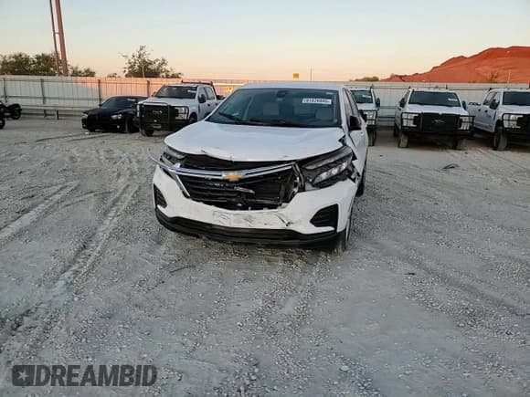 ✅ 2023 Chevrolet Equinox LS • VIN: 3GNAXHEG0PL182520 • Lot: 91026845. Wystawiony na Copart z przebiegiem 31 694 mil. Bezpłatny archiwum sprzedaży aukcyjnych z USA i szczegółowy raport historii pojazdu na DreamBid. Zdjęcie 14.