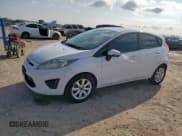 ✅ 2013 Ford Fiesta SE • VIN: 3FADP4EJXDM118880 • Lot: 82126065. Wystawiony na Copart z przebiegiem 147 015 mil. Bezpłatny archiwum sprzedaży aukcyjnych z USA i szczegółowy raport historii pojazdu na DreamBid. Zdjęcie 1.