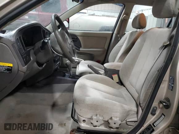 2006 Hyundai Elantra GLS с VIN KMHDN46D36U375785, выставлен на аукционе Copart как лот 82227024 с пробегом 209 375 миль миль и Списание • Salvage title. История ставок и продаж доступна на DreamBid. Изображение 7.