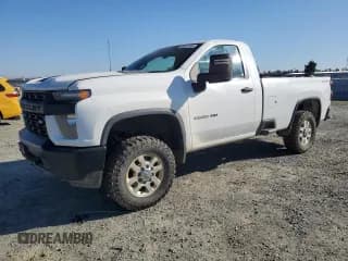 ✅ 2021 Chevrolet Silverado 2500HD • VIN: 1GC3YLEYXMF239127 • Lot: 88301165. Wystawiony na Copart z przebiegiem 111 550 mil. Bezpłatny archiwum sprzedaży aukcyjnych z USA i szczegółowy raport historii pojazdu na DreamBid. Zdjęcie 1.