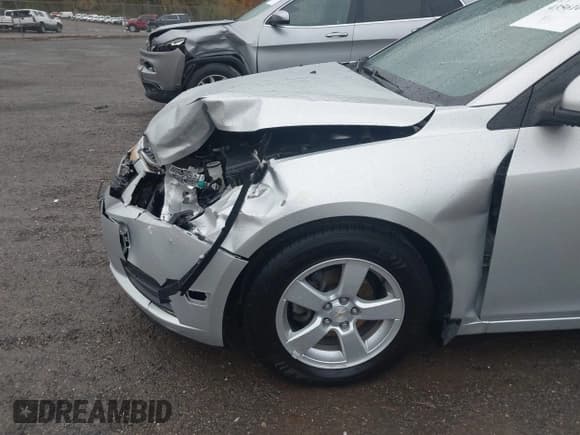 ✅ 2014 Chevrolet Cruze 1LT • VIN: 1G1PC5SB2E7463296 • Лот: 43561666. Опубликован ранее на IAAI с пробегом 85 432 миль. Бесплатный доступ к архиву аукционных продаж из США и подробный отчёт об истории автомобиля на DreamBid. Изображение 12.