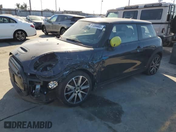 2024 MINI Hardtop Cooper SE с VIN WMW13DJ0XR2U84162, выставлен на аукционе Copart как лот 91054485 с пробегом 16 950 миль миль и Списание • Salvage title. История ставок и продаж доступна на DreamBid. Изображение 1.