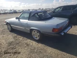 ✅ 1984 Mercedes-Benz 380 SL • VIN: WDBBA45A1EA011636 • Lot: 79922554. Wystawiony na Copart z przebiegiem 44 700 mil. Bezpłatny archiwum sprzedaży aukcyjnych z USA i szczegółowy raport historii pojazdu na DreamBid. Zdjęcie 2.