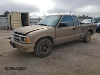 ✅ 1997 Chevrolet S-10 LS • VIN: 1GCCS19X4VK149021 • Лот: 43950595. Опубликован ранее на Copart с пробегом 206 203 миль. Бесплатный доступ к архиву аукционных продаж из США и подробный отчёт об истории автомобиля на DreamBid. Изображение 1.