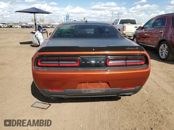 ✅ 2020 Dodge Challenger R/T Scat Pack • VIN: 2C3CDZFJ1LH240457 • Lot: 47928414. Wystawiony na Copart z przebiegiem 19 211 mil. Bezpłatny archiwum sprzedaży aukcyjnych z USA i szczegółowy raport historii pojazdu na DreamBid. Zdjęcie 6.