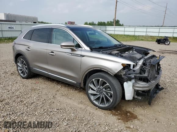 ✅ 2020 Lincoln Nautilus Reserve • VIN: 2LMPJ8KP1LBL16367 • Lot: 67376135. Wystawiony na Copart z przebiegiem 81 428 mil. Bezpłatny archiwum sprzedaży aukcyjnych z USA i szczegółowy raport historii pojazdu na DreamBid. Zdjęcie 4.