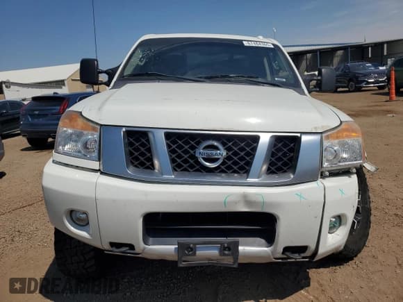 ✅ 2014 Nissan Titan SV • VIN: 1N6BA0EC8EN516445 • Lot: 67484365. Wystawiony na Copart z przebiegiem 76 989 mil. Bezpłatny archiwum sprzedaży aukcyjnych z USA i szczegółowy raport historii pojazdu na DreamBid. Zdjęcie 5.