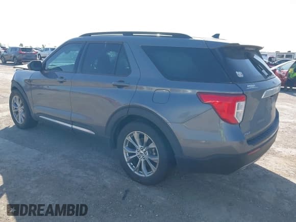 ✅ 2022 Ford Explorer XLT • VIN: 1FMSK7DHXNGA30211 • Lot: 41972894. Wystawiony na IAAI z przebiegiem 47 414 mil. Bezpłatny archiwum sprzedaży aukcyjnych z USA i szczegółowy raport historii pojazdu na DreamBid. Zdjęcie 3.