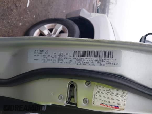 2017 Ram 1500 Big Horn z VIN 1C6RR7TT2HS792347, wystawiony jako IAAI lot #41863455 z przebiegiem 152 878 mil mil oraz . Historia ofert i sprzedaży dostępna na DreamBid. Obrazek 9.