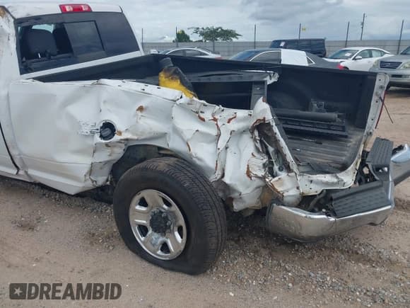 ✅ 2021 Ram 2500 Tradesman • VIN: 3C6UR4HJ9MG541665 • Lot: 42926088. Wystawiony na IAAI z przebiegiem 111 224 mil. Bezpłatny archiwum sprzedaży aukcyjnych z USA i szczegółowy raport historii pojazdu na DreamBid. Zdjęcie 6.