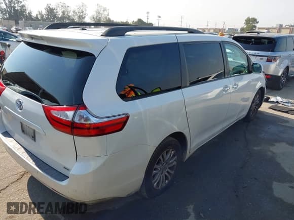 ✅ 2017 Toyota Sienna XLE Auto Access Seat • VIN: 5TDYZ3DC6HS797183 • Lot: 42907119. Listed on IAAI with 244,878 mi. Free auction sales archive from the USA and detailed vehicle history report at DreamBid. Image 4.