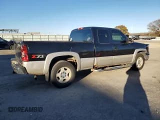 ✅ 2006 Chevrolet Silverado 1500 LT1 • VIN: 1GCEK19B96Z140045 • Lot: 91387155. Wystawiony na Copart z przebiegiem 168 201 mil. Bezpłatny archiwum sprzedaży aukcyjnych z USA i szczegółowy raport historii pojazdu na DreamBid. Zdjęcie 3.
