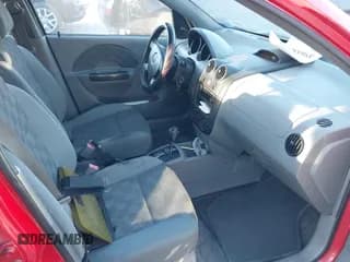 ✅ 2004 Chevrolet Aveo • VIN: KL1TD62614B144888 • Lot: 41288968. Wystawiony na IAAI z przebiegiem 169 271 mil. Bezpłatny archiwum sprzedaży aukcyjnych z USA i szczegółowy raport historii pojazdu na DreamBid. Zdjęcie 5.