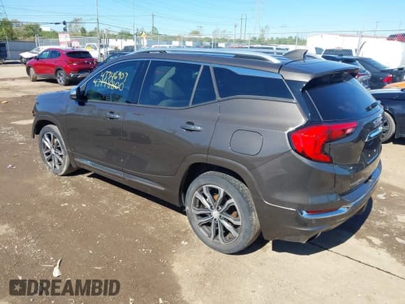 ✅ 2019 GMC Terrain Denali • VIN: 3GKALSEX8KL282105 • Lot: 43346903. Listed on IAAI with 99,597 mi. Free auction sales archive from the USA and detailed vehicle history report at DreamBid. Image 3.