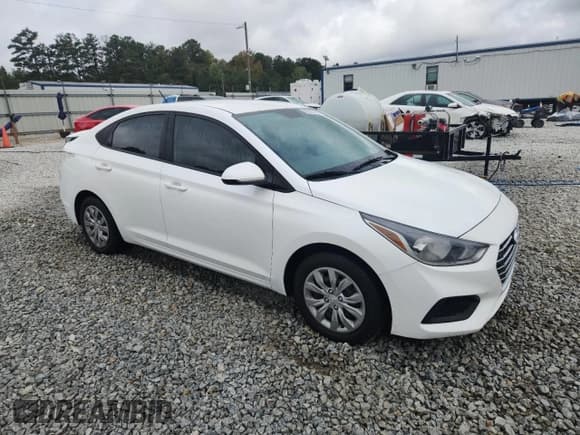 ✅ 2022 Hyundai Accent SE • VIN: 3KPC24A69NE178778 • Lot: 85293835. Wystawiony na Copart z przebiegiem 32 072 mil. Bezpłatny archiwum sprzedaży aukcyjnych z USA i szczegółowy raport historii pojazdu na DreamBid. Zdjęcie 4.