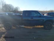 ✅ 2004 Chevrolet Silverado 2500HD LS • VIN: 1GCHK29224E242665 • Lot: 41378387. Wystawiony na IAAI z przebiegiem Nie podano. Bezpłatny archiwum sprzedaży aukcyjnych z USA i szczegółowy raport historii pojazdu na DreamBid. Zdjęcie 13.