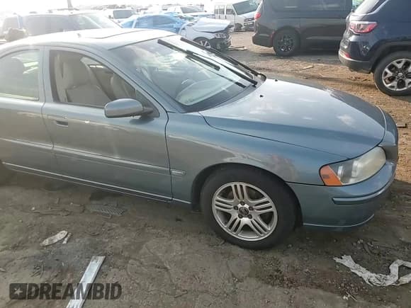 ✅ 2005 Volvo S60 • VIN: YV1RS640X52448623 • Лот: 68626835. Опубликован ранее на Copart с пробегом 170 998 миль. Бесплатный доступ к архиву аукционных продаж из США и подробный отчёт об истории автомобиля на DreamBid. Изображение 13.