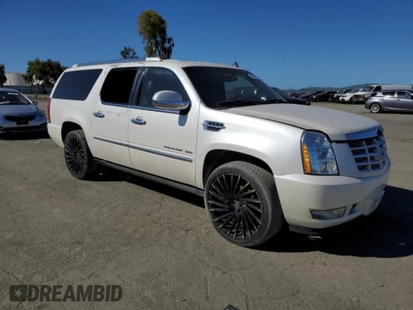 ✅ 2012 Cadillac Escalade ESV Luxury • VIN: 1GYS4HEF3CR204519 • Лот: 46680695. Опубликован ранее на Copart с пробегом 138 238 миль. Бесплатный доступ к архиву аукционных продаж из США и подробный отчёт об истории автомобиля на DreamBid. Изображение 4.