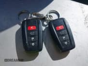 ✅ 2021 Toyota Highlander Limited • VIN: 5TDDZRBH6MS087498 • Lot: 43583532. Wystawiony na IAAI z przebiegiem 52 340 mil. Bezpłatny archiwum sprzedaży aukcyjnych z USA i szczegółowy raport historii pojazdu na DreamBid. Zdjęcie 11.