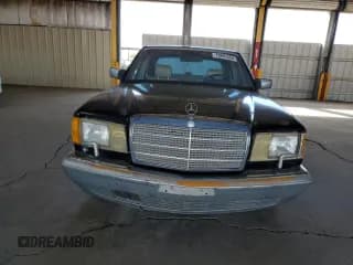 ✅ 1986 Mercedes-Benz 560 • VIN: WDBCA39D7GA259749 • Lot: 70691454. Wystawiony na Copart z przebiegiem 186 131 mil. Bezpłatny archiwum sprzedaży aukcyjnych z USA i szczegółowy raport historii pojazdu na DreamBid. Zdjęcie 5.