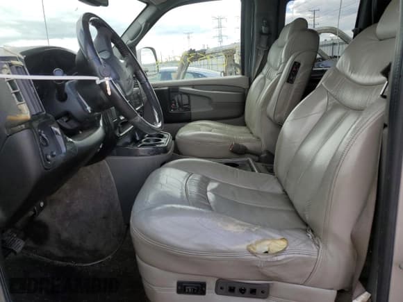 ✅ 2007 GMC Savana Cargo YF7 Upfitter • VIN: 1GDFG15T171238731 • Lot: 69537235. Wystawiony na Copart z przebiegiem 161 904 mil. Bezpłatny archiwum sprzedaży aukcyjnych z USA i szczegółowy raport historii pojazdu na DreamBid. Zdjęcie 7.