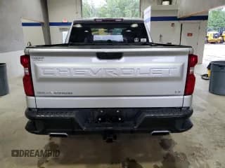 ✅ 2019 Chevrolet Silverado 1500 LT Trail Boss • VIN: 3GCPYFED4KG143232 • Lot: 64685554. Wystawiony na Copart z przebiegiem 116 602 mil. Bezpłatny archiwum sprzedaży aukcyjnych z USA i szczegółowy raport historii pojazdu na DreamBid. Zdjęcie 6.
