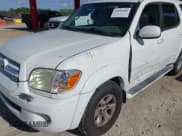 ✅ 2005 Toyota Sequoia SR5 • VIN: 5TDBT44A15S235652 • Lot: 42952084. Wystawiony na IAAI z przebiegiem 221 102 mil. Bezpłatny archiwum sprzedaży aukcyjnych z USA i szczegółowy raport historii pojazdu na DreamBid. Zdjęcie 6.