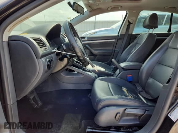 ✅ 2007 Volkswagen Jetta 2.5 • VIN: 3VWSG71K17M025474 • Лот: 71052995. Опубликован ранее на Copart с пробегом 253 549 миль. Бесплатный доступ к архиву аукционных продаж из США и подробный отчёт об истории автомобиля на DreamBid. Изображение 7.