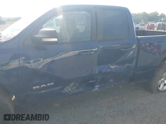 ✅ 2021 Ram 1500 Big Horn • VIN: 1C6RRFBGXMN722277 • Lot: 42869157. Wystawiony na IAAI z przebiegiem 77 288 mil. Bezpłatny archiwum sprzedaży aukcyjnych z USA i szczegółowy raport historii pojazdu na DreamBid. Zdjęcie 6.