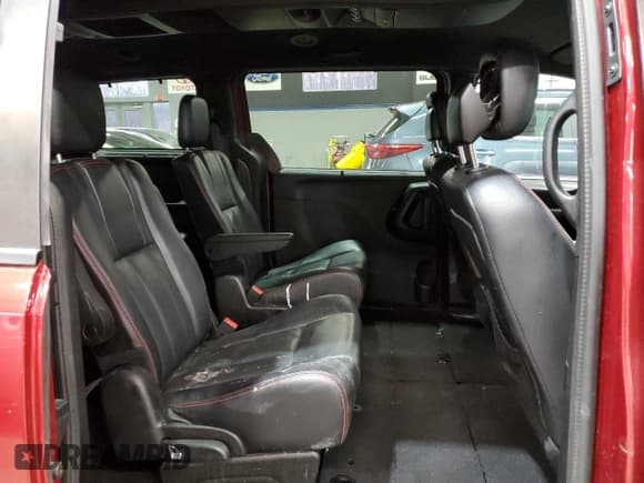 ✅ 2015 Dodge Grand Caravan R/T • VIN: 2C4RDGEG9FR683812 • Lot: 92599415. Listed on Copart with 143,980 mi. Free auction sales archive from the USA and detailed vehicle history report at DreamBid. Image 11.