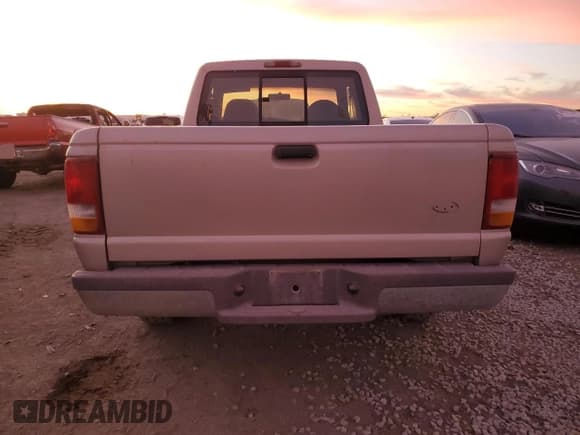 ✅ 1997 Ford Ranger XL • VIN: 1FTCR14U4VPA82917 • Lot: 87528195. Wystawiony na Copart z przebiegiem Nie podano. Bezpłatny archiwum sprzedaży aukcyjnych z USA i szczegółowy raport historii pojazdu na DreamBid. Zdjęcie 6.