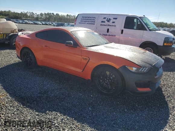 ✅ 2019 Ford Mustang Shelby GT350 • VIN: 1FA6P8JZ7K5552639 • Lot: 77992204. Wystawiony na Copart z przebiegiem Nie podano. Bezpłatny archiwum sprzedaży aukcyjnych z USA i szczegółowy raport historii pojazdu na DreamBid. Zdjęcie 4.