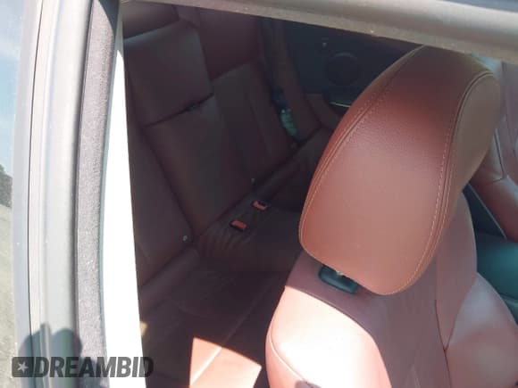 ✅ 2007 BMW 6 Series 650i • VIN: WBAEH13507CR46469 • Lot: 42472143. Wystawiony na IAAI z przebiegiem 125 442 mil. Bezpłatny archiwum sprzedaży aukcyjnych z USA i szczegółowy raport historii pojazdu na DreamBid. Zdjęcie 8.