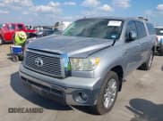 ✅ 2012 Toyota Tundra Limited • VIN: 5TFHW5F1XCX256432 • Lot: 43200893. Wystawiony na IAAI z przebiegiem 189 818 mil. Bezpłatny archiwum sprzedaży aukcyjnych z USA i szczegółowy raport historii pojazdu na DreamBid. Zdjęcie 2.