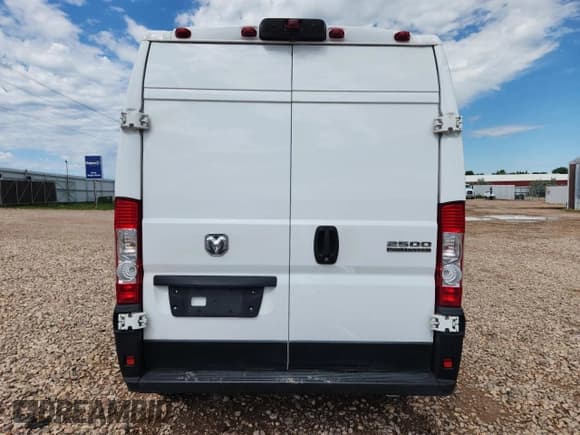 ✅ 2023 Ram ProMaster Cargo • VIN: 3C6LRVDGXPE535286 • Lot: 63557585. Wystawiony na Copart z przebiegiem 78 166 mil. Bezpłatny archiwum sprzedaży aukcyjnych z USA i szczegółowy raport historii pojazdu na DreamBid. Zdjęcie 6.