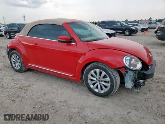 ✅ 2019 Volkswagen Beetle S • VIN: 3VW5DAAT3KM509845 • Lot: 70008025. Wystawiony na Copart z przebiegiem 98 161 mil. Bezpłatny archiwum sprzedaży aukcyjnych z USA i szczegółowy raport historii pojazdu na DreamBid. Zdjęcie 4.