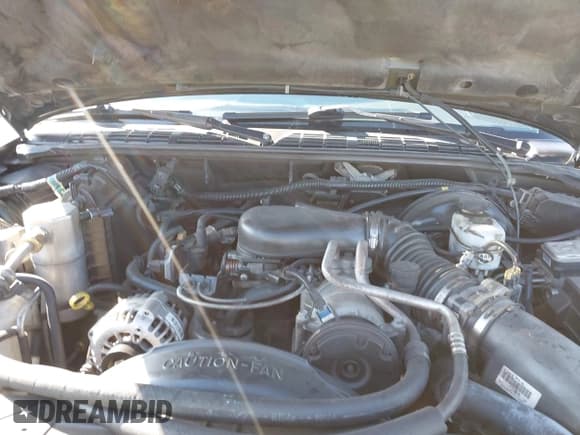 ✅ 2003 Chevrolet Blazer Xtreme • VIN: 1GNCS18XX3K108303 • Lot: 43593593. Wystawiony na IAAI z przebiegiem 135 383 mil. Bezpłatny archiwum sprzedaży aukcyjnych z USA i szczegółowy raport historii pojazdu na DreamBid. Zdjęcie 10.