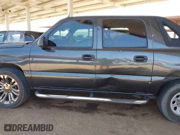 ✅ 2005 Chevrolet Avalanche Z66 • VIN: 3GNEC12Z45G289005 • Lot: 42688332. Listed on IAAI with 280,901 mi. Free auction sales archive from the USA and detailed vehicle history report at DreamBid. Image 6.