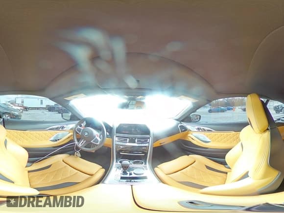 ✅ 2020 BMW M8 Competition • VIN: WBSDZ0C07LCD01656 • Lot: 64546085. Wystawiony na Copart z przebiegiem 12 005 mil. Bezpłatny archiwum sprzedaży aukcyjnych z USA i szczegółowy raport historii pojazdu na DreamBid. Zdjęcie 14.