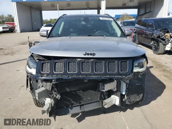✅ 2019 Jeep Compass Limited • VIN: 3C4NJDCB5KT669961 • Lot: 82375945. Listed on Copart with 60,233 mi. Free auction sales archive from the USA and detailed vehicle history report at DreamBid. Image 5.